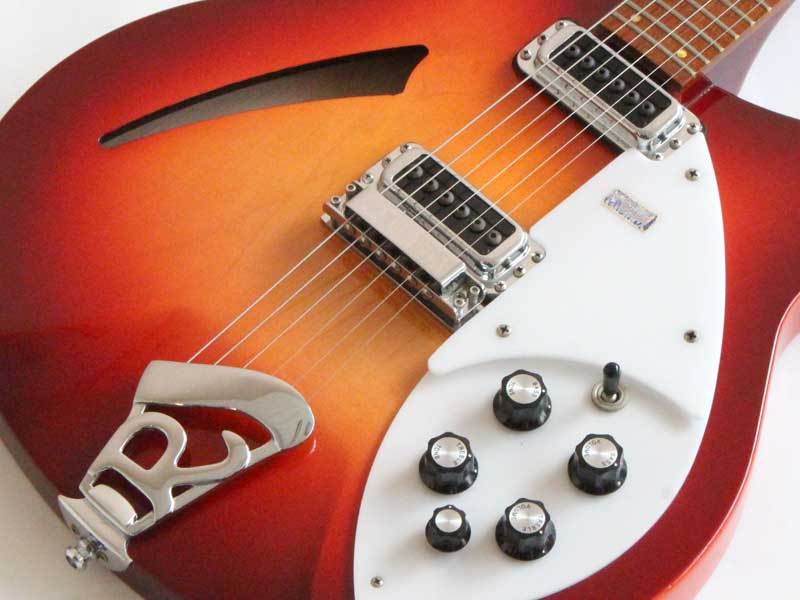 Rickenbacker 330 Fireglo 2008年製 ☆ 深みのあるファイア Rickenbacker 330 Fireglo 2008年製 ☆ 深みのあるファイア