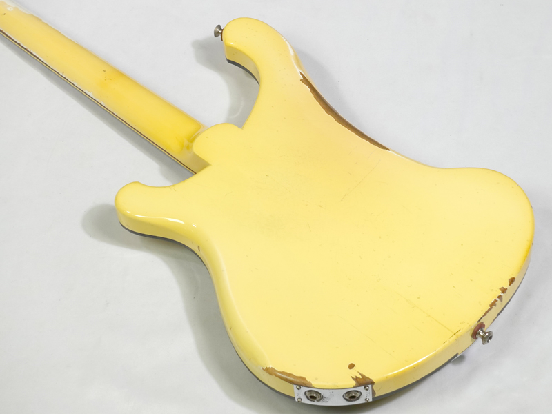 リッケンバッカー Rickenbacker 1976年製 4001 White Rickenbacker 4001 White 1976 – Chicago Music Exchange