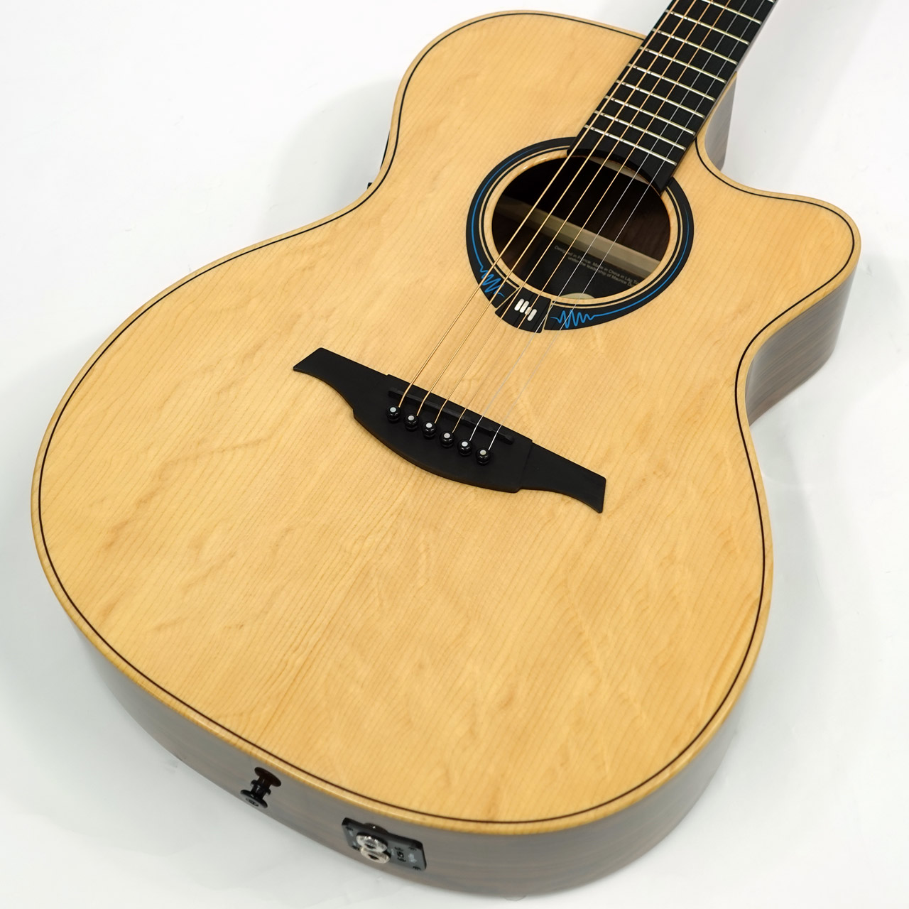 最終値下げ✨️【美品】LAG ラグギター THV30ACE／ハイバイブ ケース付 LAG GUITARS THV30ACE Hyvibe 30 生音に様々なエフェクトをかけ