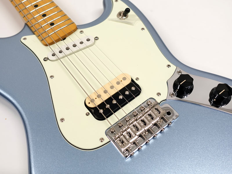 Vanzandt ヴァンザント Bronson III / Maple 1P Neck / Ice Blue