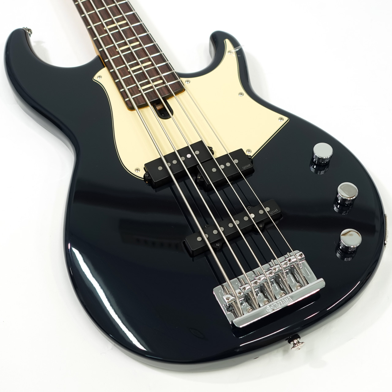 エレキベース Yamaha BBP35 MNB ハードケース付き エレキベース Yamaha BBP35 MNB ハードケース付き