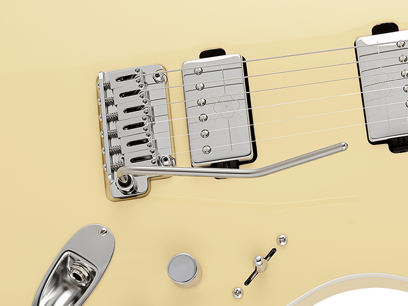 Fender フェンダー Mami Stratocaster【 国産 スキャンダル