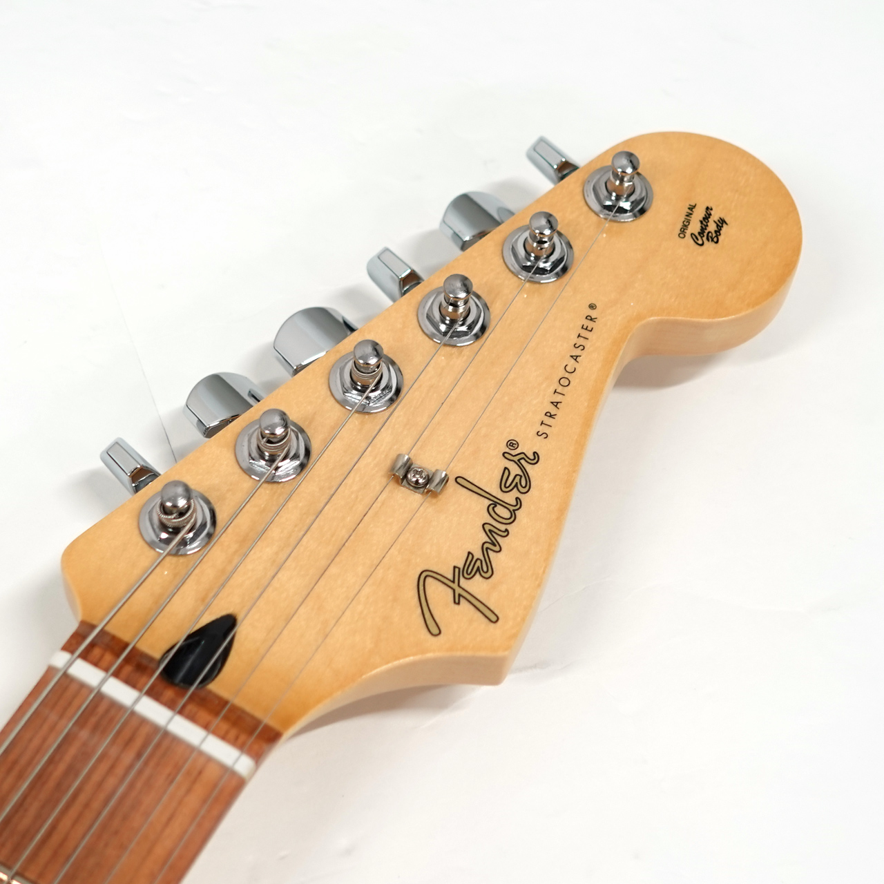 ストラトキャスタータイプエレキギター クリーム色 Fender