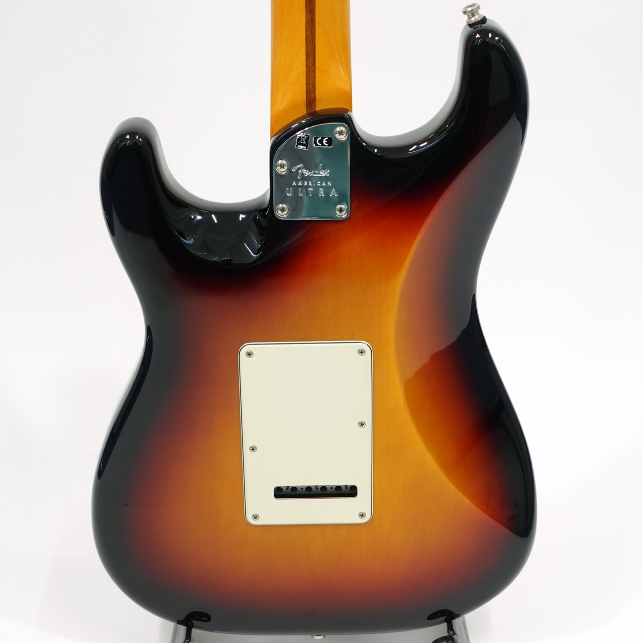 Fender フェンダー American Ultra Stratocaster HSS RW
