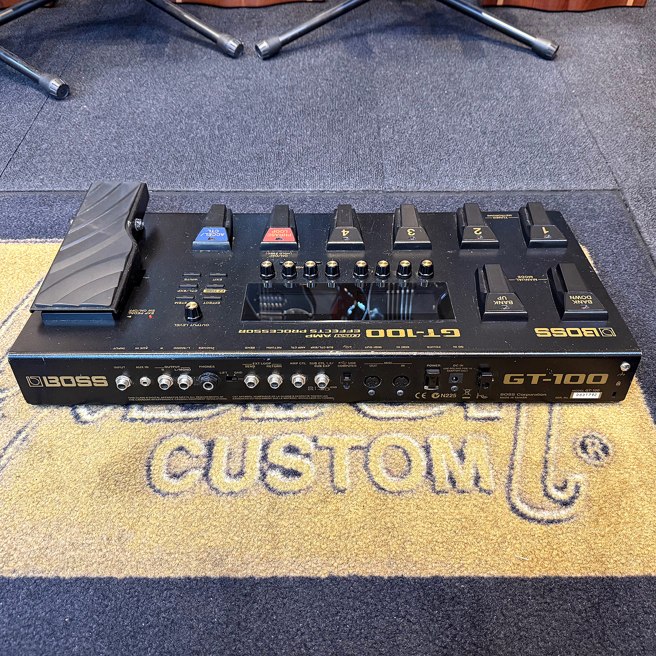 BOSS ボス GT-100 COSM Amp Effects Processor | ワタナベ楽器店 京都本店