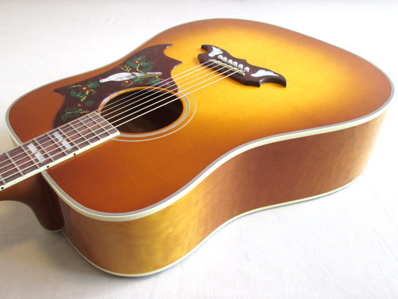 Gibson Custom Shop Dove Quilt Maple 