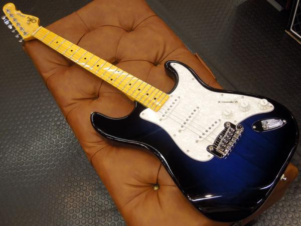 G&L Tribute Series Legacy Blueburst ストラト