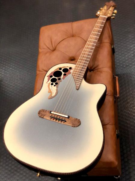 雑誌で紹介された Adamas Ovation 2087GT-7 カスタム 【USA Burst Beige Reverse ギター