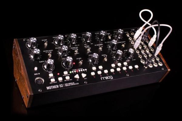 moog MOTHER-32【ローン分割手数料0%(12回まで)対象商品!】
