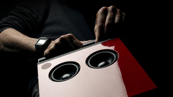 Teenage Engineering ティーンエイジ エンジニアリング OB-4 gloss red Bluetooth対応「魔法のスピーカー/ラジオ」(グロスレッド)【ローン分割手数料0%(12回迄)】