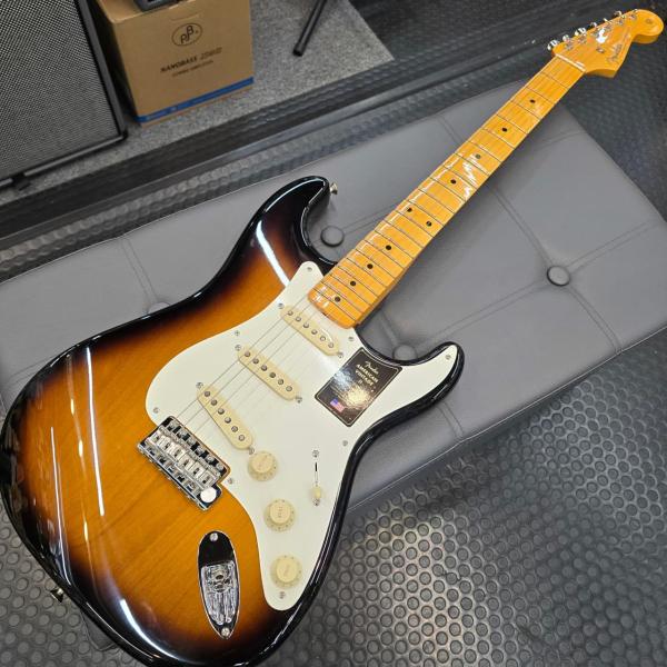 Fender フェンダー American Vintage II 1957 Stratocaster / 2CS 【OUTLET】